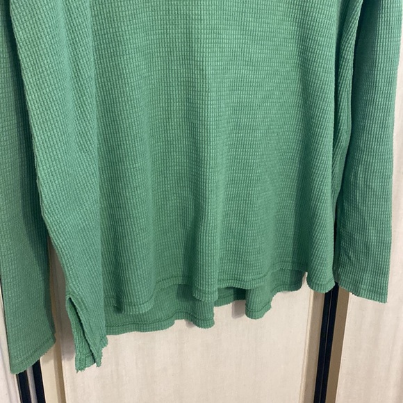 Anthropologie Waffle Knit Long Sleeve Tunic, cute neckline and slits on sides. - Picture 3 of 7